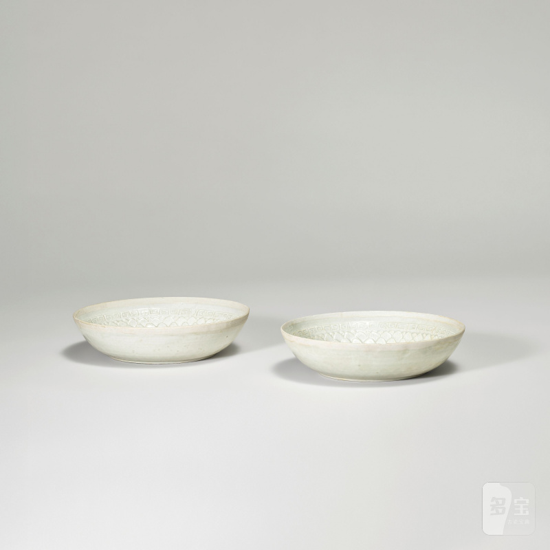 北宋 青白釉印穿花鳳紋碟一對 | RARE PAIRE DE COUPELLES EN PORCELAINE QINGBAI - 图7
